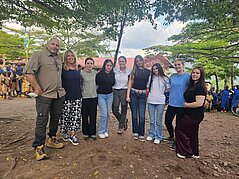 Lehrer und Schüler in Ruanda